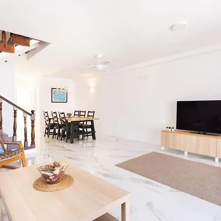 Dialez Holidays - Rebecca * 플라야데라스아메리카스