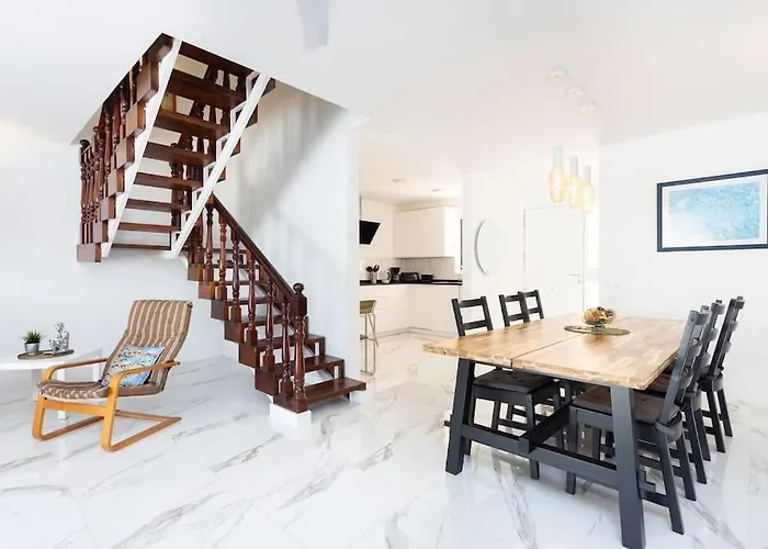 Dialez Holidays - Rebecca * Playa de las Americas (Tenerife)