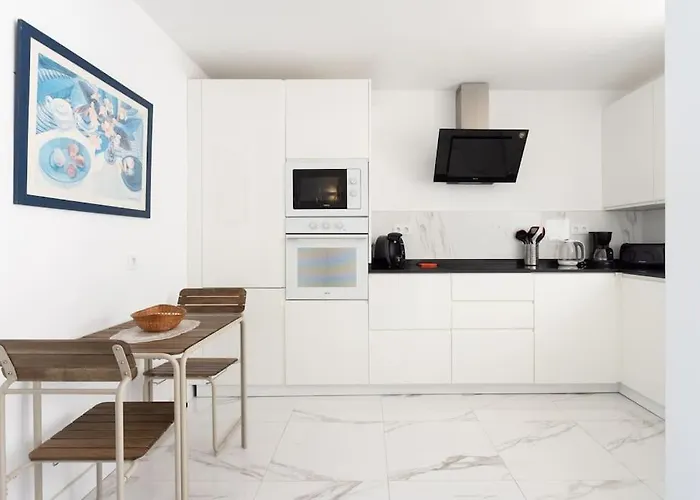 Dialez Holidays - Rebecca