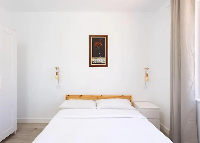 Dialez Holidays - Rebecca Nyaraló