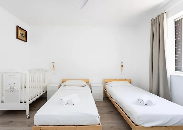 Дом отдыха Dialez Holidays - Rebecca