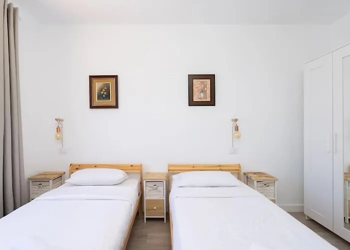 Dialez Holidays - Rebecca *